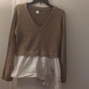 VENUS Brown V-Neck Sweater with Lace Detail